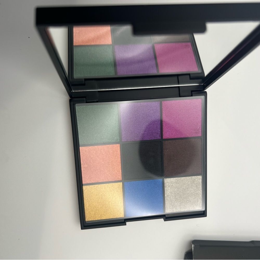 Avon FMG Cashmere Eyeshadow Palette - Picture 4 of 5